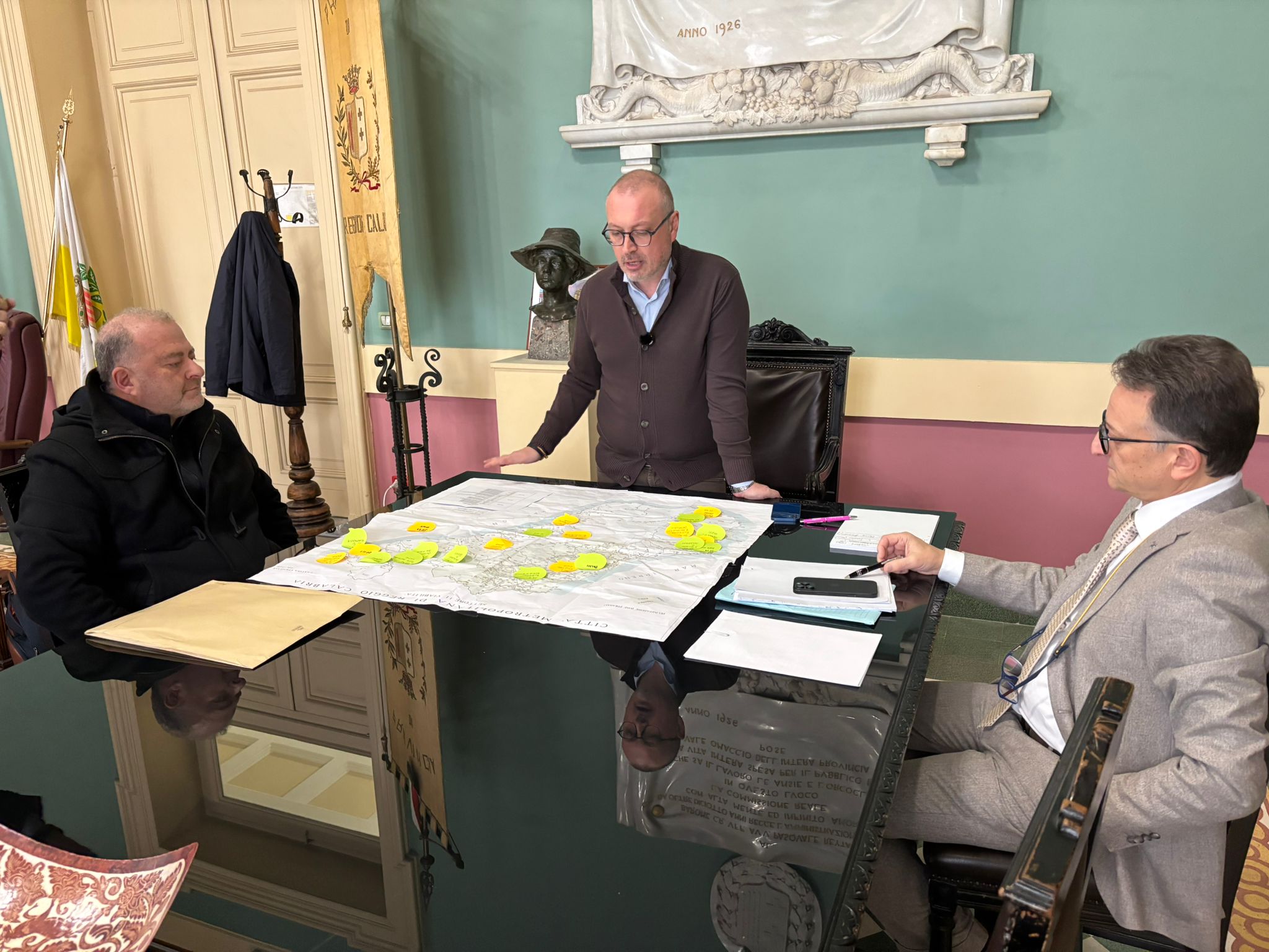 Immagine di copertina per Danni maltempo, a Palazzo Alvaro il sindaco facente funzioni Carmelo Versace ha fatto una prima ricognizione dei luoghi pi� colpiti