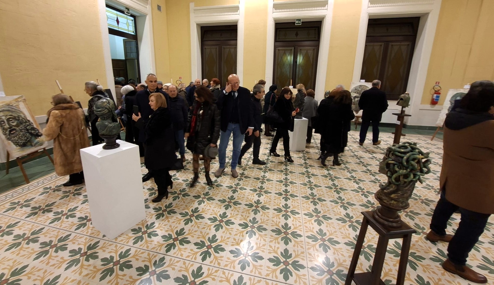 Immagine di copertina per Inaugurata a Palazzo Alvaro la mostra �H� Ent�s Thalassa (Mare Nostrum)� di Elvira Sirio