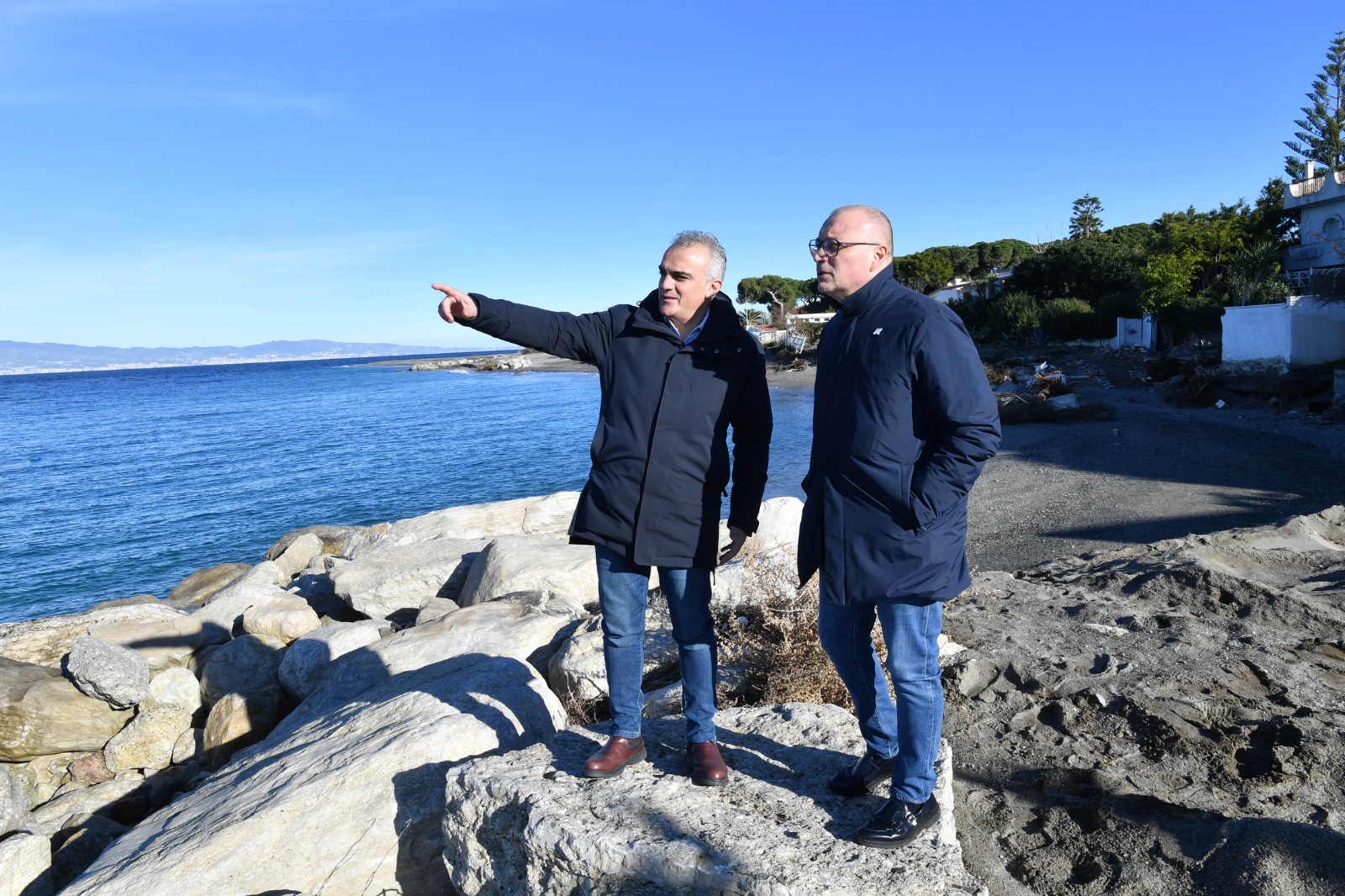 Danni mareggiate a Bocale, sopralluogo di Versace e Marino: \