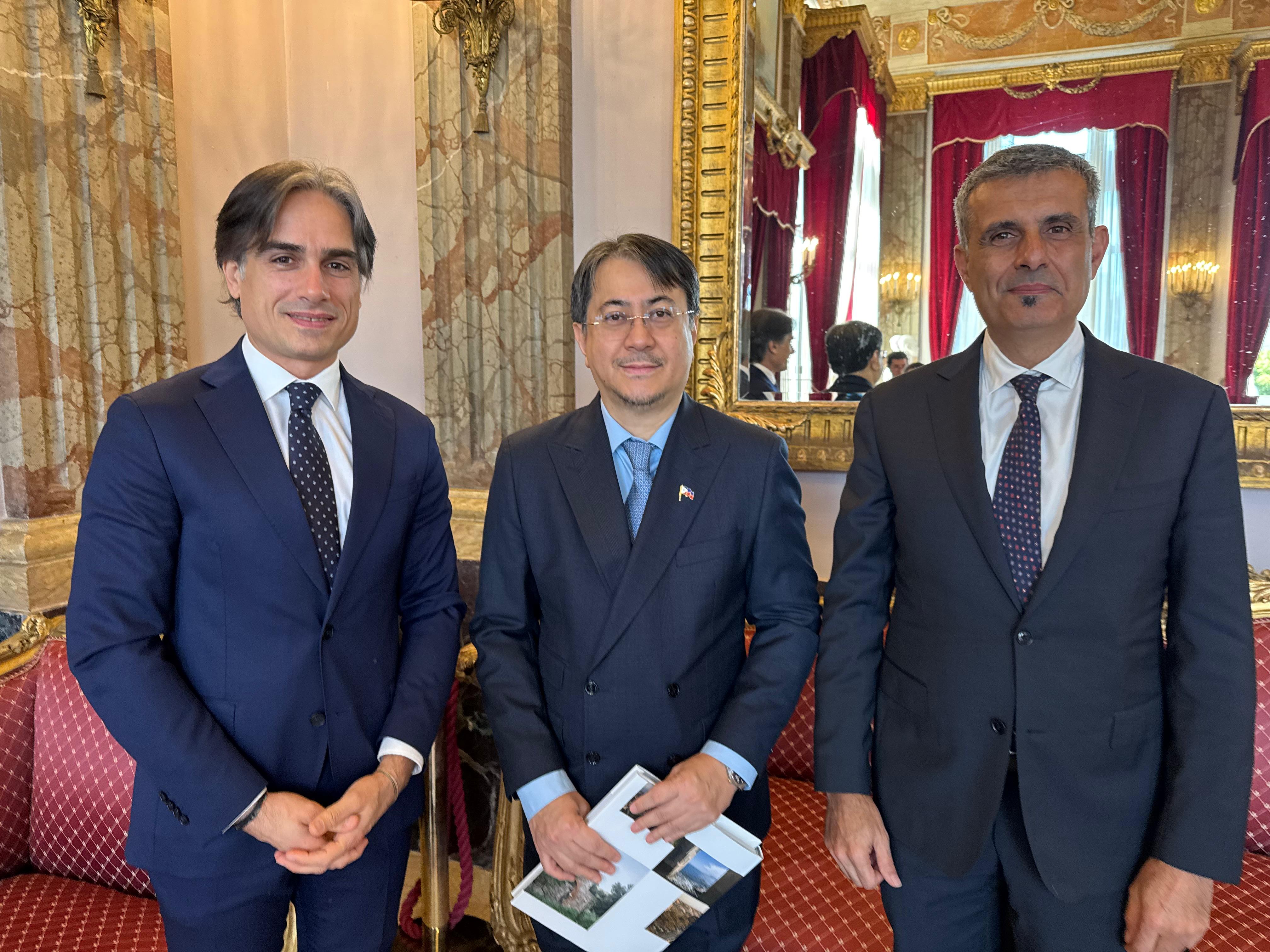 L�ambasciatore della Repubblica delle Filippine ricevuto a Palazzo Alvaro dal sindaco metropolitano di Reggio Calabria Giuseppe Falcomat�